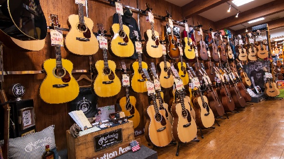 なんで楽器屋にはあんなにギターがたくさんあるの？